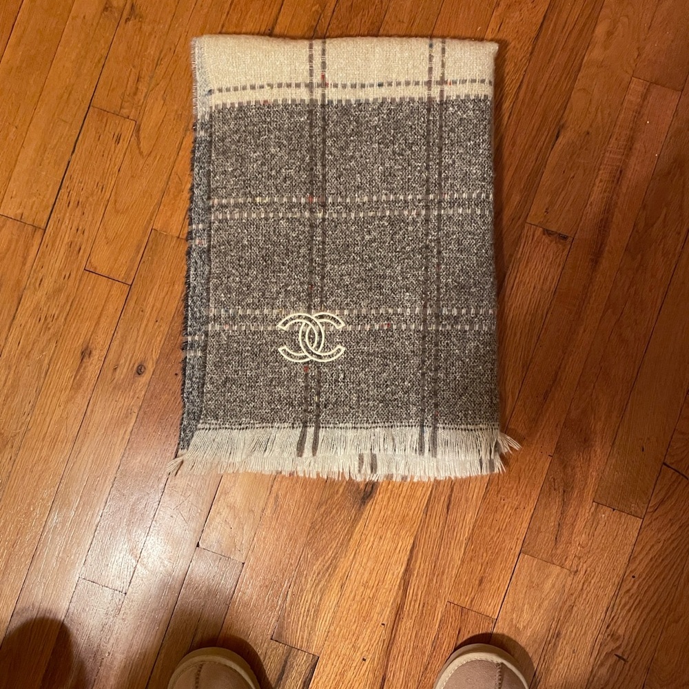 CC scarf